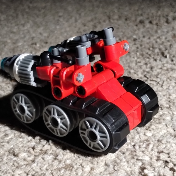 Fire Fighting Machine - Picture 2 of 4